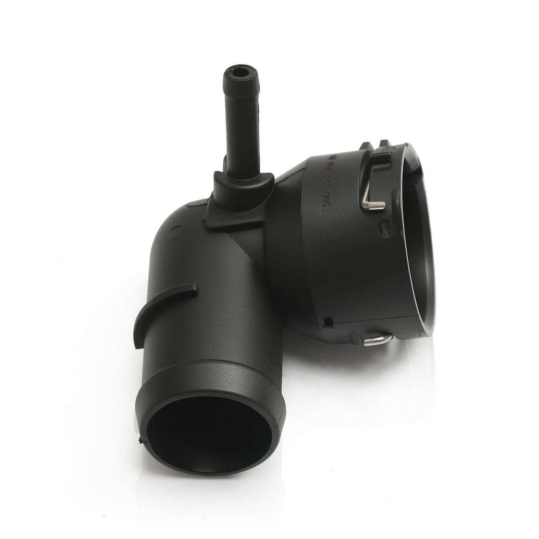 Coolant pipe connector
